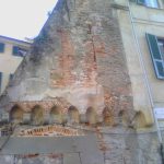Resti di casa medievale, Piazza Sant’Agostino